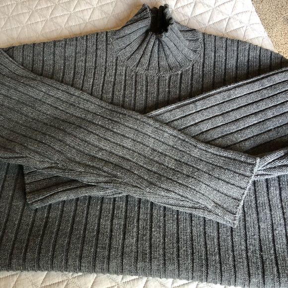 Men’s Ribbed Sweater - Picture 2 of 6